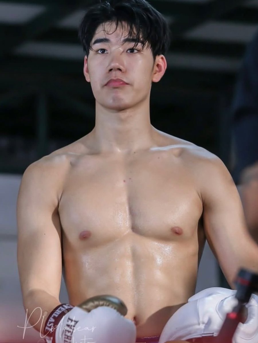 ok_story_'s tweet photo. หมายักษ์ โคตรหล่อ https://t.co/AKnqPAJaZK