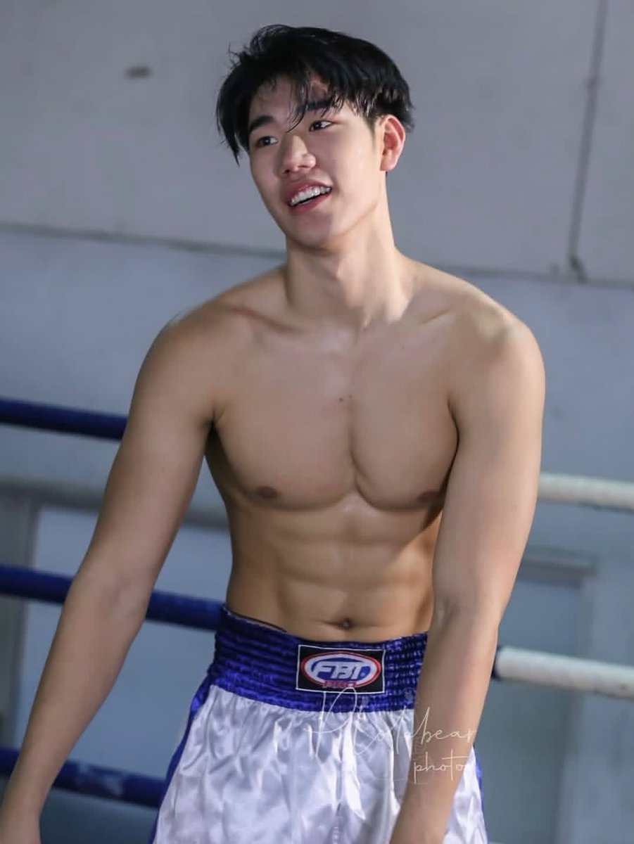 ok_story_'s tweet photo. หมายักษ์ โคตรหล่อ https://t.co/AKnqPAJaZK