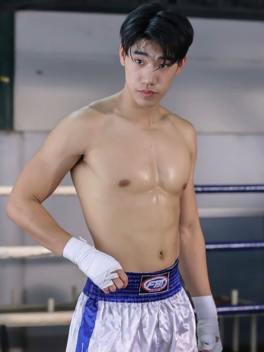 ok_story_'s tweet photo. หมายักษ์ โคตรหล่อ https://t.co/AKnqPAJaZK