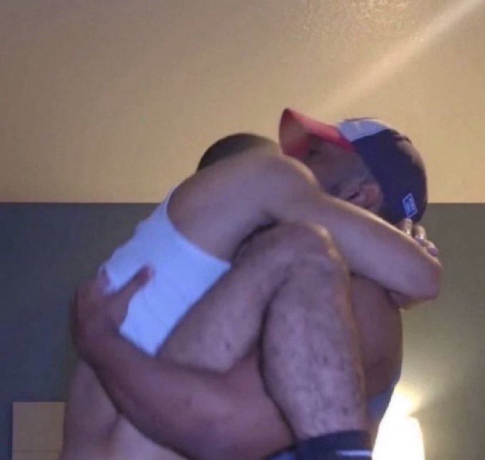 vvsbrince's tweet photo. i need a hug so bad rn https://t.co/B5RE8Jr26K