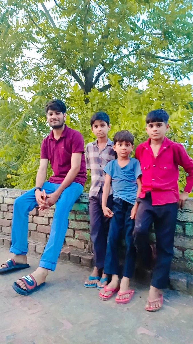 PervajS's tweet photo. हौंसले भी किसी हकीम से कम नहीं होते,
हर तकलीफ में ताकत की दवा देते हैं..!!! https://t.co/KiIog5xsou