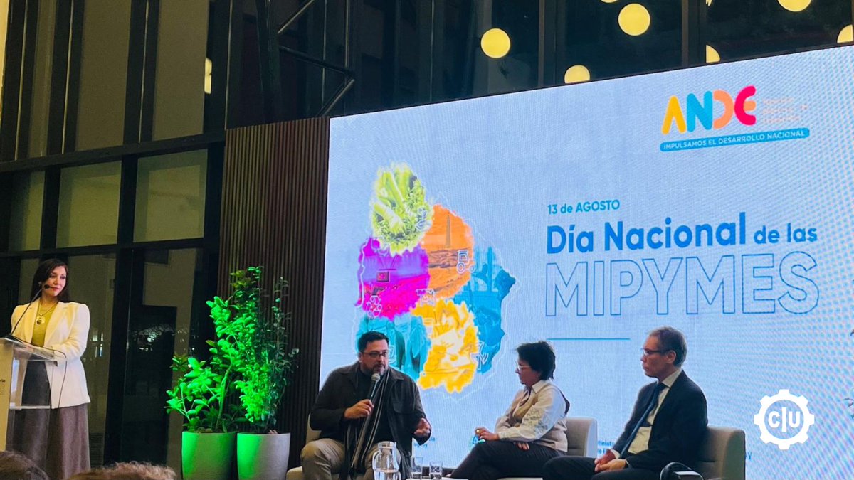 camindus's tweet photo. ➡️En el marco del 𝐃𝐢́𝐚 𝐍𝐚𝐜𝐢𝐨𝐧𝐚𝐥 𝐝𝐞 𝐥𝐚𝐬 𝐌𝐢𝐩𝐲𝐦𝐞𝐬, nuestro presidente @leoagarcia, junto a Agustina Ois, responsable de Emprendimientos CIU, y @CrespoLachs, responsable de la Comunidad Industrial Mypes, participaron de la celebración organizada por @ANDEUruguay, acompañados por integrantes de nuestra Comunidad Industrial Mypes.

La instancia reafirmó la importancia del trabajo articulado entre instituciones, empresas y organizaciones que integran el ecosistema de apoyo para impulsar el crecimiento y competitividad de las #Mipymes del sector.

🙌Continuamos trabajando para acercar herramientas y oportunidades, generar espacios que acompañen sus necesidades y potencien su aporte al desarrollo productivo del país.

#IndustriaComprometida🤝
#IndustriaRepresentada⚙️