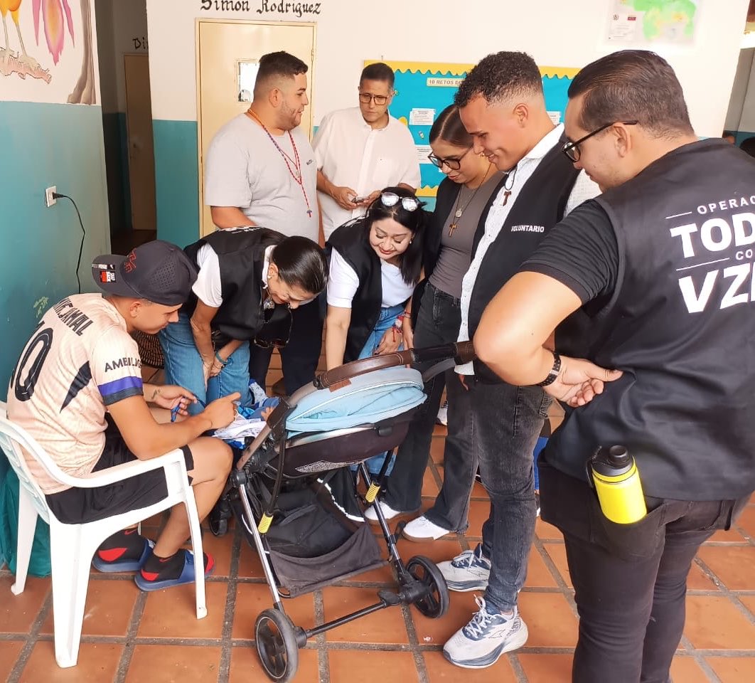 BrendaRibeiroG's tweet photo. #Vargas nos fuimos al refugio Corapalito en Caraballeda con nuestra operación #TodosConVzla 

Que los momentos difíciles saquen lo mejor de nosotros. Que la solidaridad nos mueva 

@MariaCorinaYA @ConVzlaComando https://t.co/bbqMgJvdcz