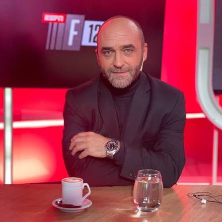 TTresko7l's tweet photo. *Me despierto y abro twitter un segundo*

el dt que esta por cerrar Independiente de la nada misma https://t.co/y14pnEvQt7