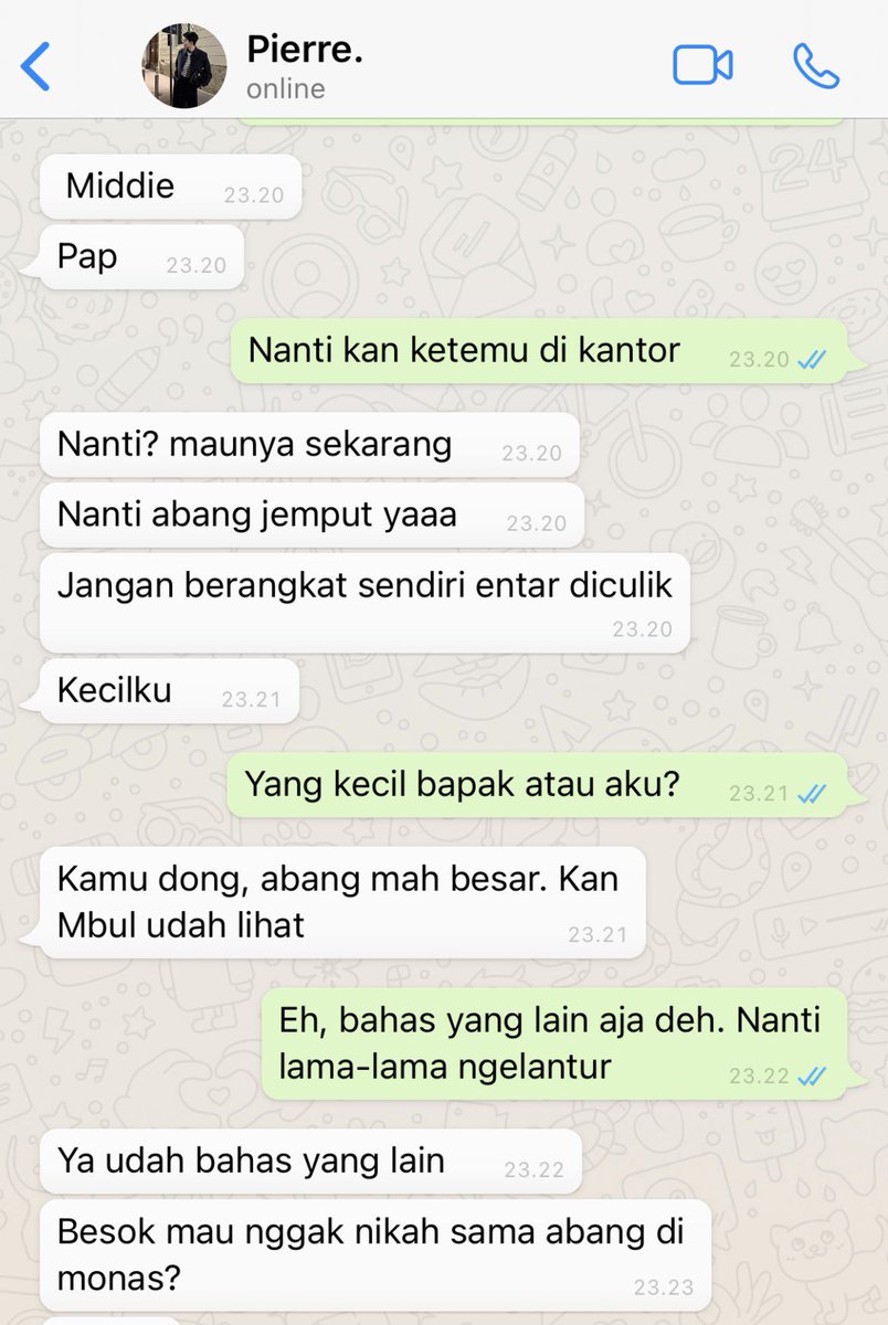 cotco's tweet photo. boss dan personal assistant.
teruntuk para perindu 
pierremiddie 🪷

#pondphuwin onebite au. https://t.co/S5Ew6GmH9D