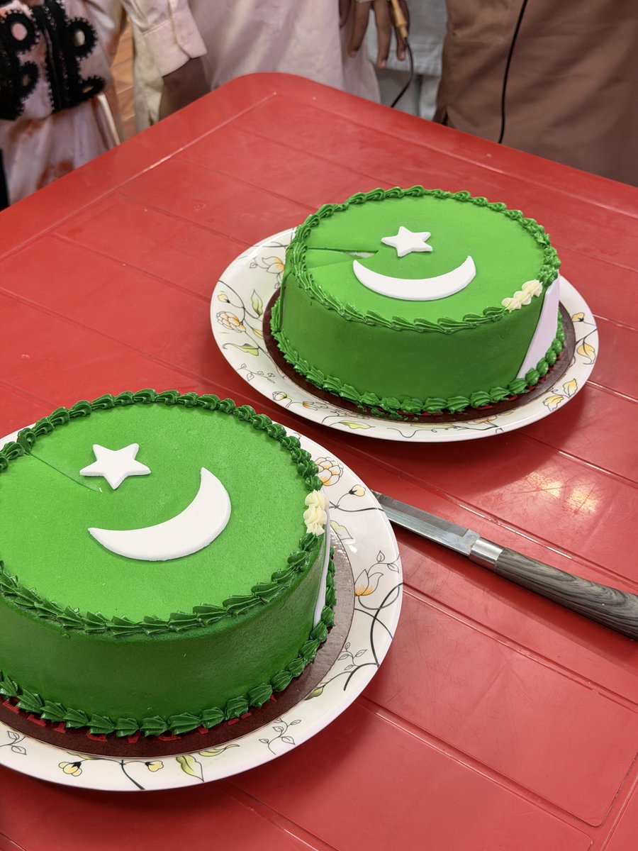 blessedAyesha's tweet photo. Happy Independence Day ❤️🇵🇰 from @FAiTh_Pakistan.. Dr Rabeaa Munawer Ali - Clinical Hematologist & Dr Sakhi Dawani - RMO celebrated independence with our lovely thalassemia stars .. #Celebration #Thalassemia #Cakecutting #FAiThPK #TeamFAiTh #Legacy #Ironlady https://t.co/hZVxdr86L7