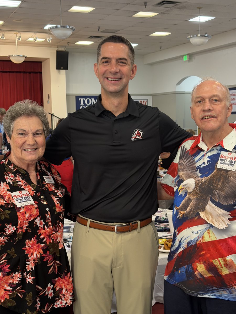 TomCottonAR's tweet photo. We had a massive turnout at the North Pulaski Republican Women's Fish Fry. 

It's one of the best political events of the year. 

Thank you for all your work to keep Arkansas red and win big this fall! https://t.co/Wwx4L5Ed2y