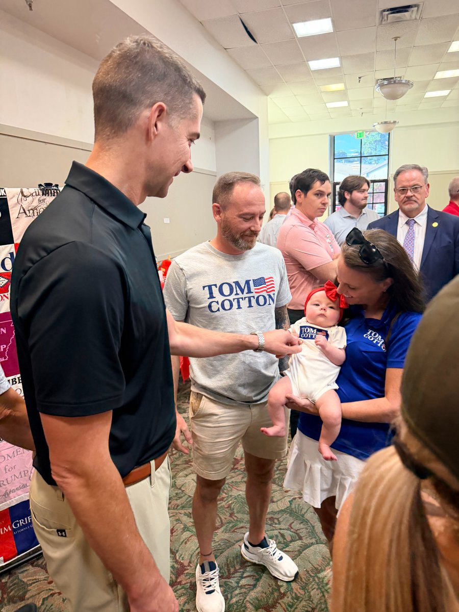 TomCottonAR's tweet photo. We had a massive turnout at the North Pulaski Republican Women's Fish Fry. 

It's one of the best political events of the year. 

Thank you for all your work to keep Arkansas red and win big this fall! https://t.co/Wwx4L5Ed2y