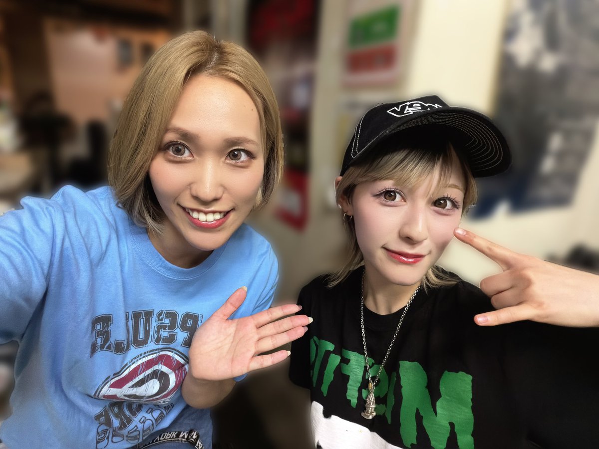 mayuchi0710's tweet photo. お写真撮っていただきました🙏✨

STRAWDAYのマリアさんと！
パフォーマンスももちろんなんですが、おふたりとも顔面お強い😭✨

男前なライブパフォーマンスでがっちり心掴まれました🫶

ありがとうございます！🍎 https://t.co/y83sEbm7La