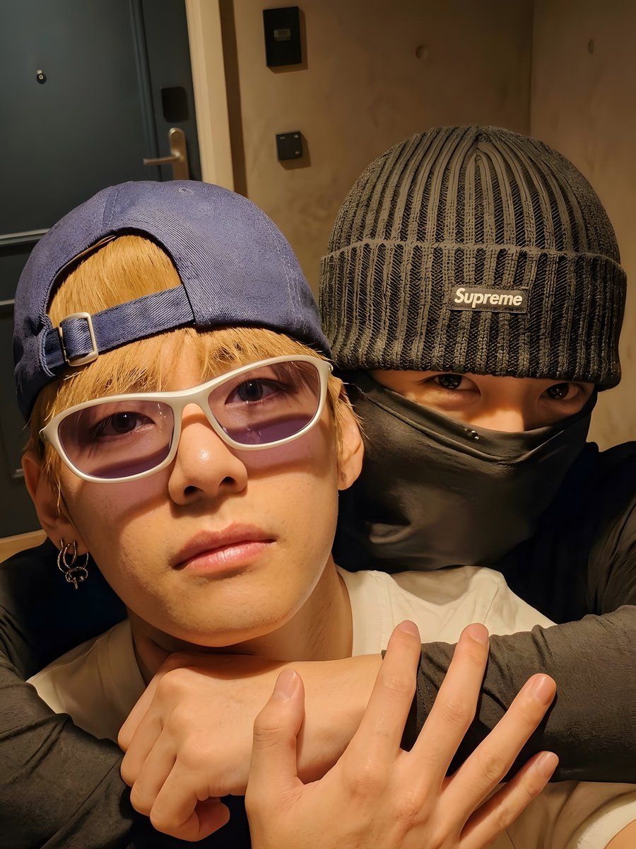 BTSTaehyungTHV's tweet photo. https://t.co/M1Bs4iFXaQ
