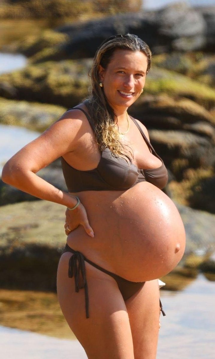 TheRealBumpZone's tweet photo. My top 4 Pregnant Celebs of All Time ✨️

1- Ashley Graham
2- Rihanna
3- Olivia Culpo
4- Renee Bargh

What's your top 4? 💬 https://t.co/qu5AxHs4Ku