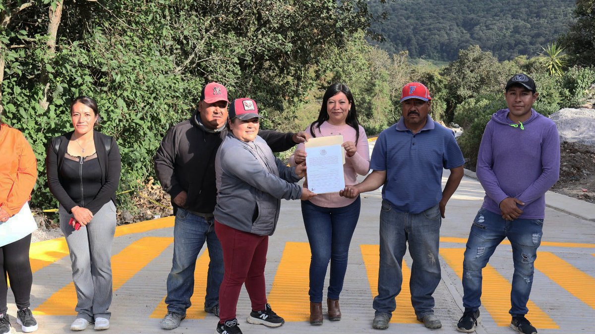 ALauraSB's tweet photo. 🔵Con gestión, seguimiento y resultados, el Gobierno Municipal logró obtener la concesión de agua ante CONAGUA para Loma Bonita, continuando trabajando para generar acciones que representen avances concreto.

#AnaLauraSánchezBenítez
#UnidadLuchayProgreso
#CañadaMorelos https://t.co/VTIIFXK3dq