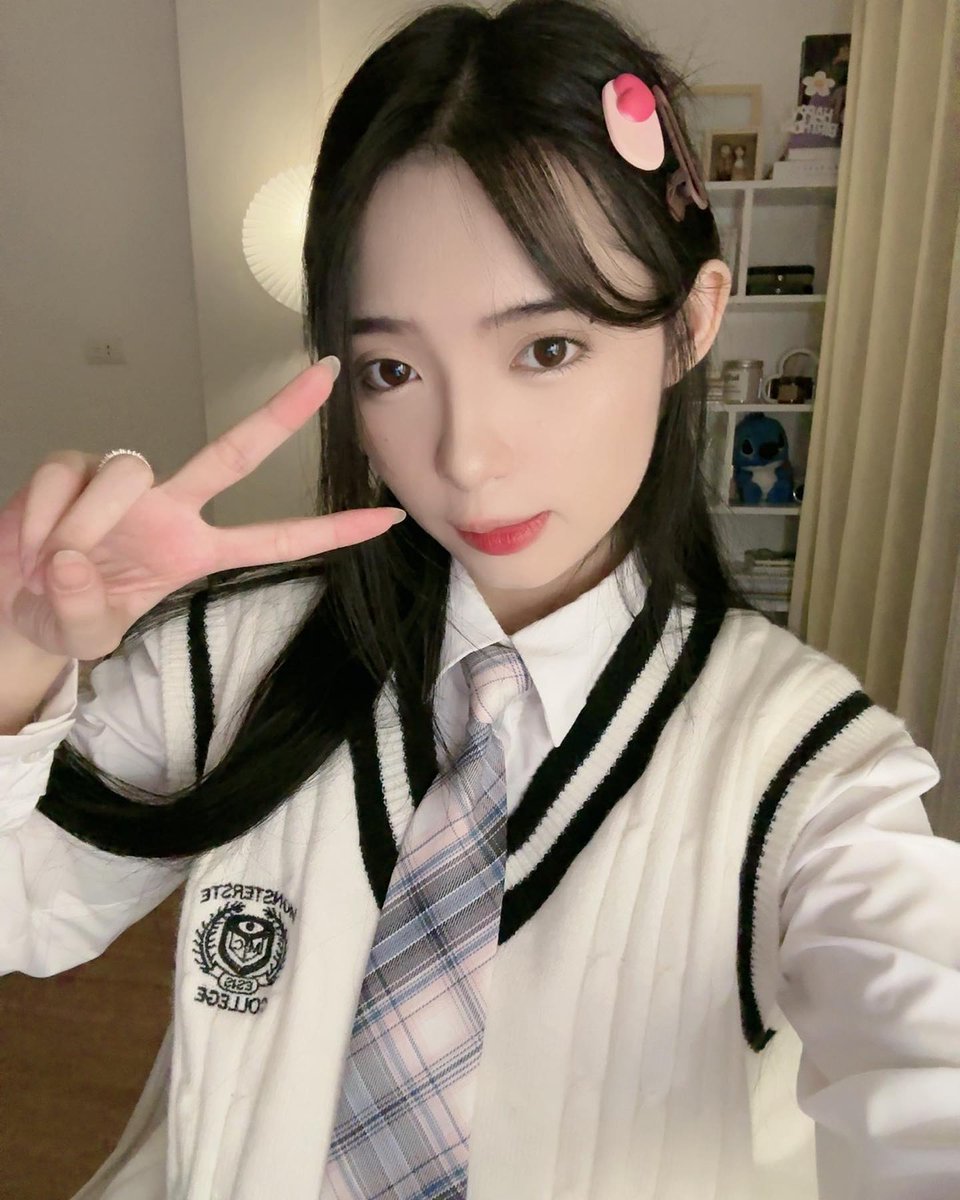 jxan19's tweet photo. Hey there! 🌞 Just wanted to say, your smile can brighten someone’s day—wear it proudly. 🌻
ROlCOp https://t.co/zRy3dUuB54