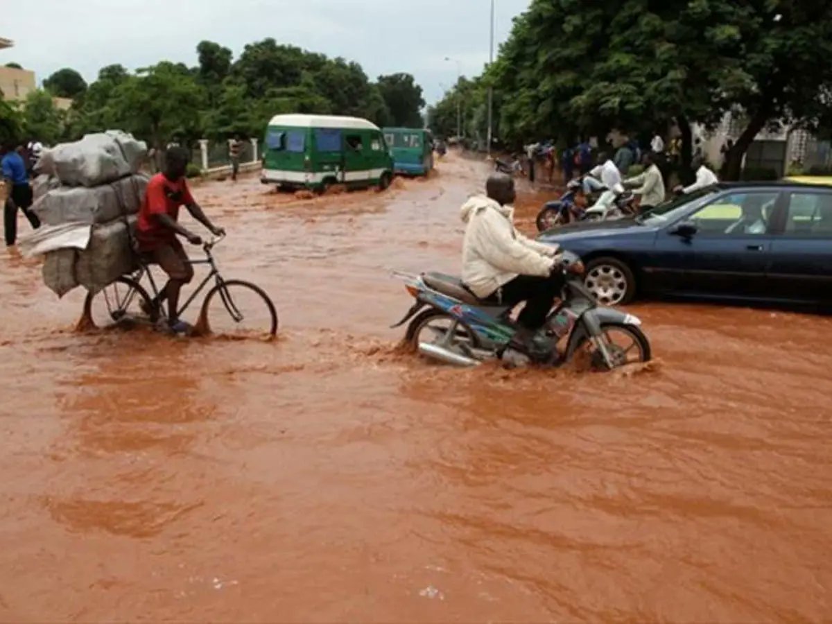 MalikoNewsCom's tweet photo. #Pluies et #inondations : le gouvernement renforce le dispositif de prévention

Face à la persistance des fortes pluies et des risques d’inondation, le Comité interministériel de gestion des crises et catastrophes a fait le point sur la situation au Mali. https://t.co/euIk9m6pWg