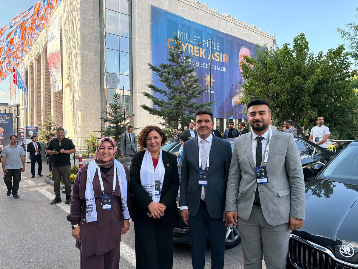 seherunsal40's tweet photo. 📍 ANKARA
AK Parti Genel Merkezimizde gerçekleştirilen 181. Genişletilmiş İl Başkanları Toplantımıza; İl Genel Meclis Başkanımız Sayın Kamil Avşaroğlu, Kadın Kolları Başkanımız Sayın Fatma Yılmaz ve Gençlik Kolları Başkanımız Sayın Ahmet Sefa Metin ile birlikte katıldık.

Saygıdeğer Cumhurbaşkanımız ve Genel Başkanımız Sayın Recep Tayyip ERDOĞAN liderliğinde 25 yıllık kutlu yürüyüşümüzde; milletimizin emanetini omuzlayarak Türkiye Yüzyılı hedeflerimize kararlılıkla ilerliyoruz.

Toplantımızın ülkemiz, milletimiz ve teşkilatlarımız için hayırlara vesile olmasını temenni ediyorum.