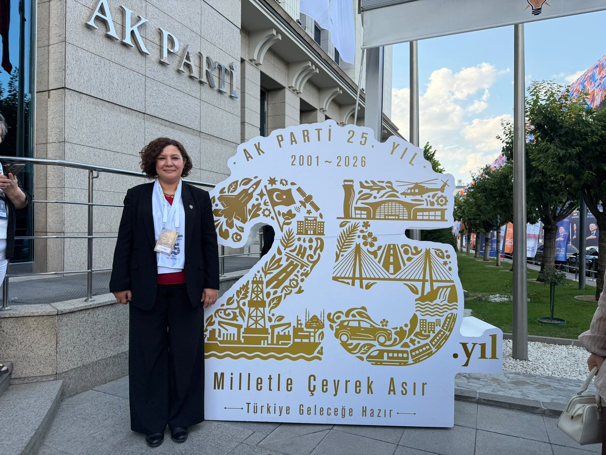 seherunsal40's tweet photo. 📍 ANKARA
AK Parti Genel Merkezimizde gerçekleştirilen 181. Genişletilmiş İl Başkanları Toplantımıza; İl Genel Meclis Başkanımız Sayın Kamil Avşaroğlu, Kadın Kolları Başkanımız Sayın Fatma Yılmaz ve Gençlik Kolları Başkanımız Sayın Ahmet Sefa Metin ile birlikte katıldık.

Saygıdeğer Cumhurbaşkanımız ve Genel Başkanımız Sayın Recep Tayyip ERDOĞAN liderliğinde 25 yıllık kutlu yürüyüşümüzde; milletimizin emanetini omuzlayarak Türkiye Yüzyılı hedeflerimize kararlılıkla ilerliyoruz.

Toplantımızın ülkemiz, milletimiz ve teşkilatlarımız için hayırlara vesile olmasını temenni ediyorum.