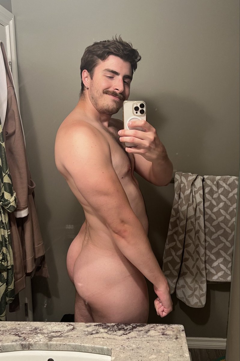prairiepigg's tweet photo. Good morning to all the men with big ass dicks 🫶 https://t.co/hgew8K3lV0