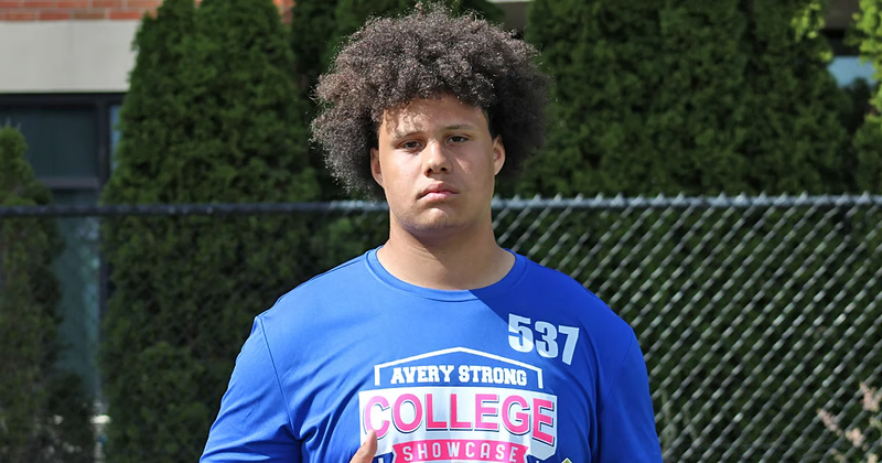 BrandonHuffman's tweet photo. NEW: ACC and Big Ten schools are recruiting Seattle (Wash.) O'Dea OT Kyler Harden the hardest.

The school in his backyard has proximity and teammates there but its another Big Ten school, and an ACC school that have made the biggest push.

Intel: https://t.co/tJbKmDrKpz https://t.co/3QDixlyA6U
