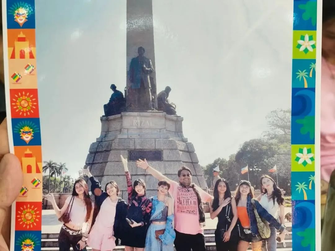 eurephoriaPH's tweet photo. Behind the Scenes for XNR IRL
VLOG #4: OUT AND ABOUT SORA

Photos from Dr. @Xiao_Chua

#XONARA ❤️‍🔥
#XNR_IRL
#XONARAInRealLifeEp4 https://t.co/E7DYefZaXs