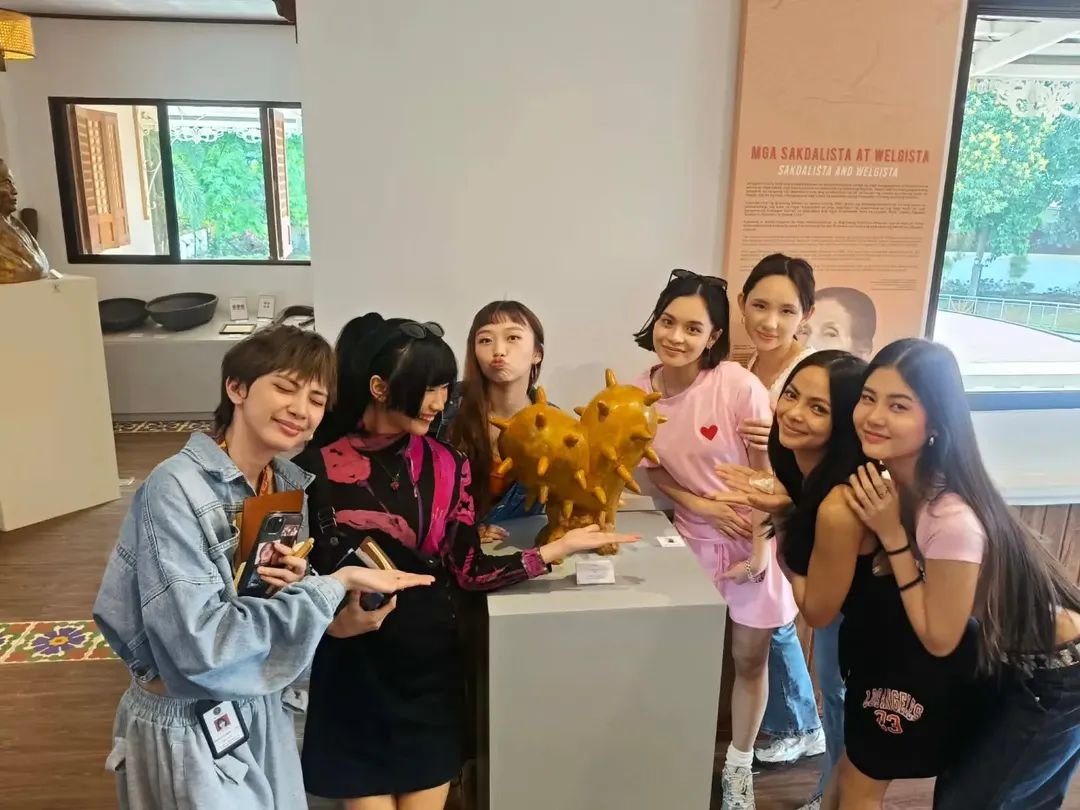 eurephoriaPH's tweet photo. Behind the Scenes for XNR IRL
VLOG #4: OUT AND ABOUT SORA

Photos from Dr. @Xiao_Chua

#XONARA ❤️‍🔥
#XNR_IRL
#XONARAInRealLifeEp4 https://t.co/E7DYefZaXs