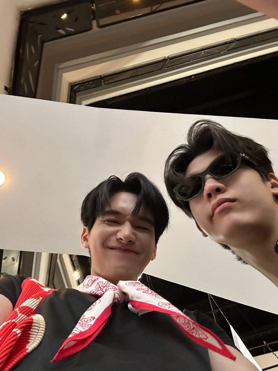 sai47271's tweet photo. Ohm is wearing the same scarf and bag, but the difference is that it's not Jimmy who's beside him... https://t.co/UG3yP0Qvvq
