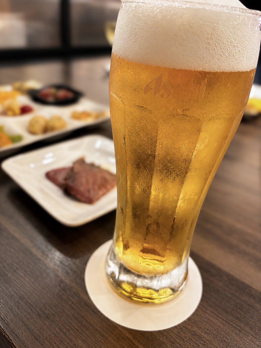 bapho_bapho's tweet photo. ファミリー前祝い🍺
ビュッフェって適度に立ち歩けるので偉大…🍽️🌱 https://t.co/CR2xl8stzP