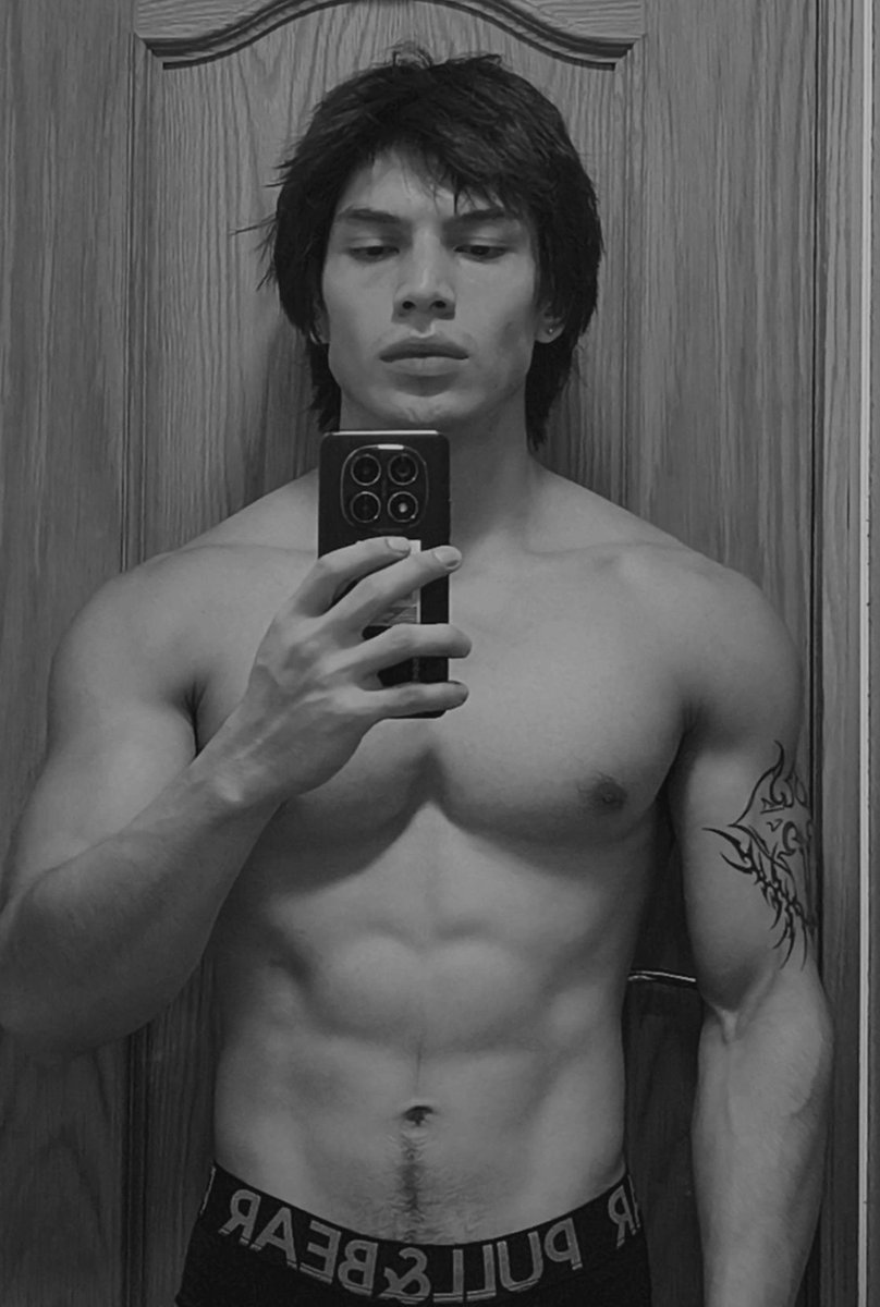 apnabo182's tweet photo. Now you're just somebody that I used to know </3 https://t.co/joju2gKDIY