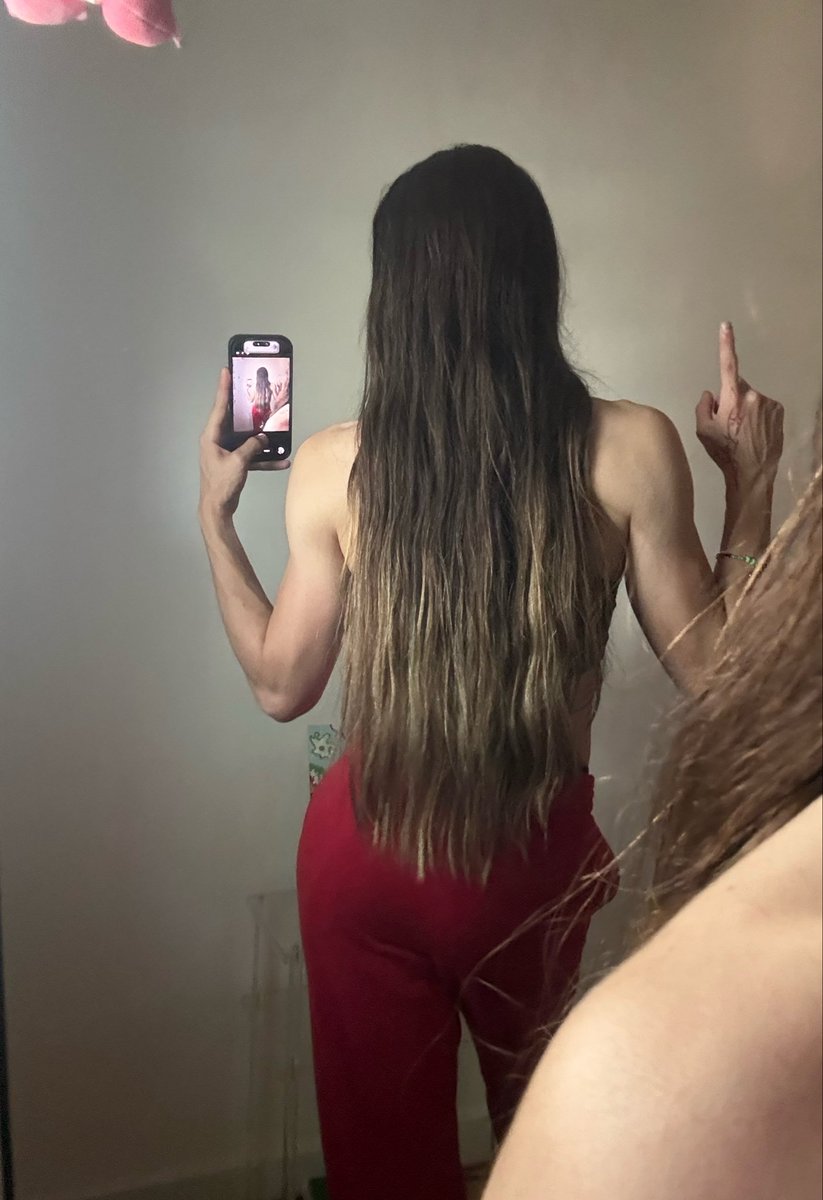 urfavcos's tweet photo. Happy femboy Friday from your #🥇fem https://t.co/RcPEPtpzML