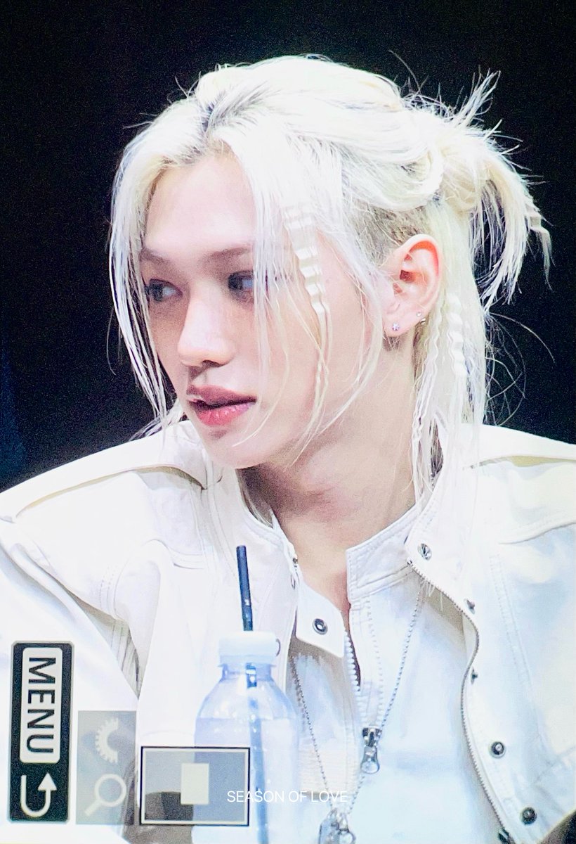 seasonof_love's tweet photo. 260814  용복이..🤍🩷

#용복 #스트레이키즈 #felix #straykids https://t.co/k8RTwtpx3A