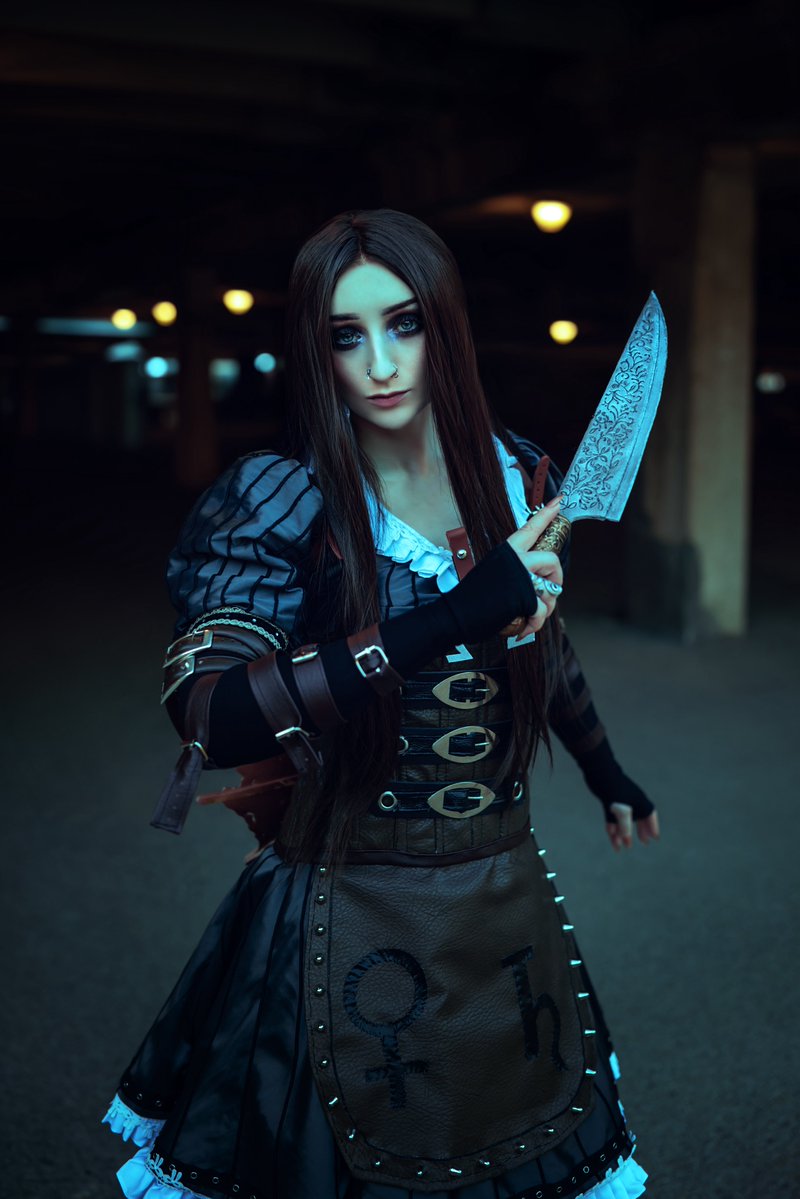 bar0queblood's tweet photo. Fight or flight? #AliceMadnessReturns https://t.co/5jesy60tmK