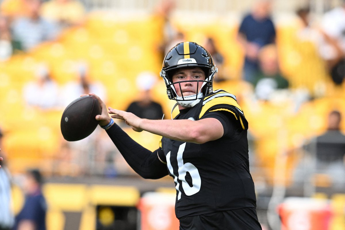 UnderdogNFL's tweet photo. Mike McCarthy on rookie QB Drew Allar, via @PatMcAfeeShow:

"When we drafted Drew we felt like we were getting a first round pick ... All of that is holding true." https://t.co/5H1q9zZRv0
