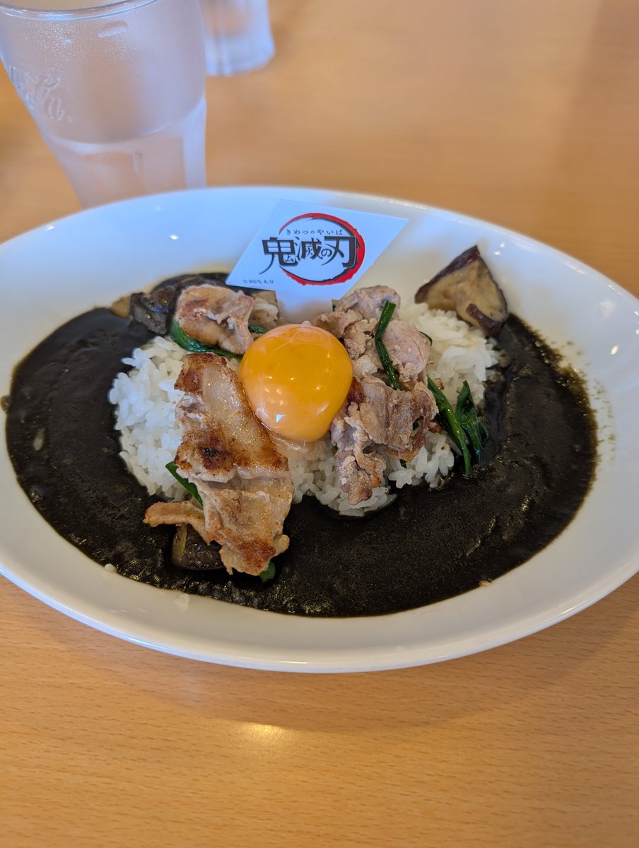 ueno3414's tweet photo. 第二弾終了間近なので食べ納めしてきた。2枚目以降は別日2食べたよ。どれも美味しいけど蜜璃ちゃんのハンバーグが個人的に好み
#鬼滅の刃ジョイフルコラボ https://t.co/TcJQFynUom
