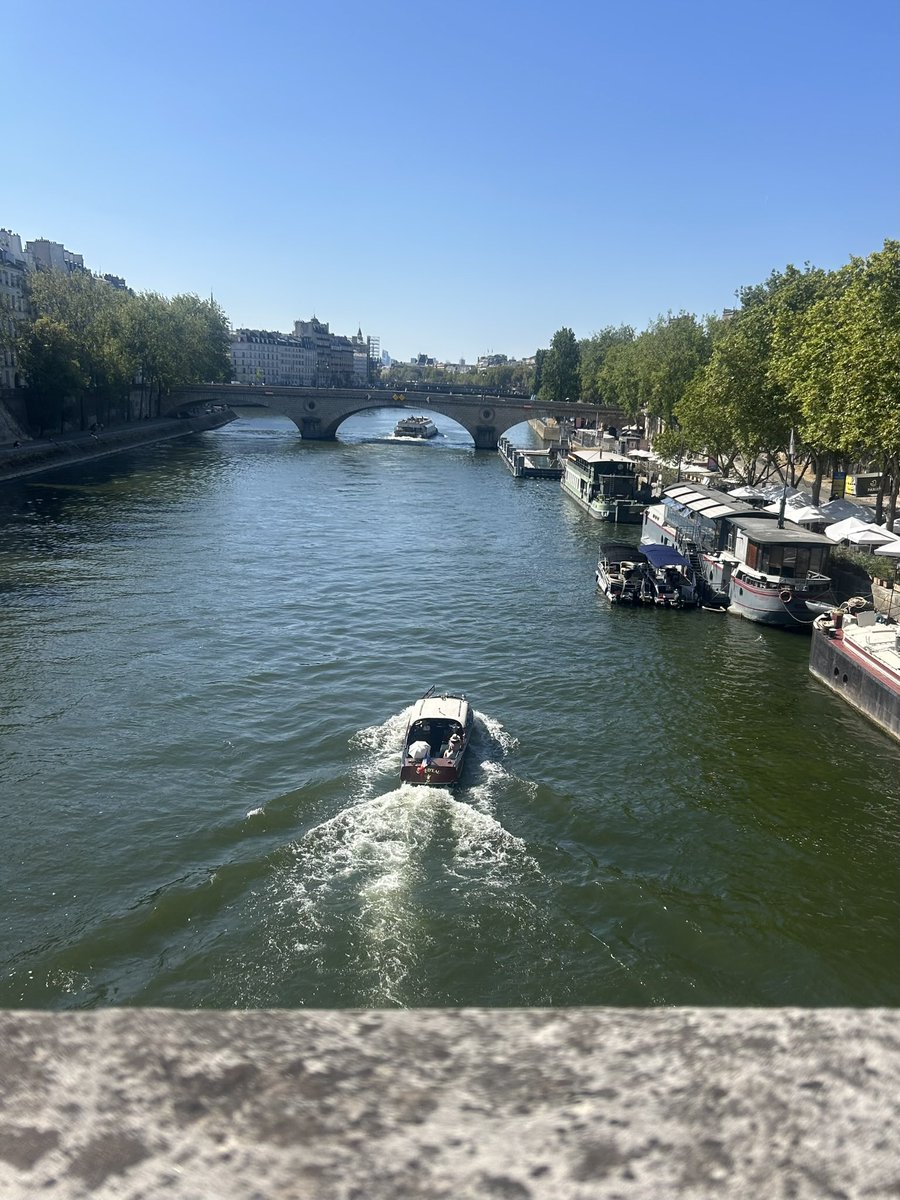 yumeines's tweet photo. Profitez de Paris pendant l’été ! https://t.co/EQAZ1Tda9u