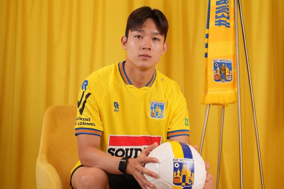 t247net's tweet photo. OFFICIAL: KVC Westerlo have signed winger Yang Min-hyeok (20) on loan from Tottenham Hotspur FC until June 2027.
#KVCWesterlo #JupilerProLeague #Transfers https://t.co/UghFkOMeM3