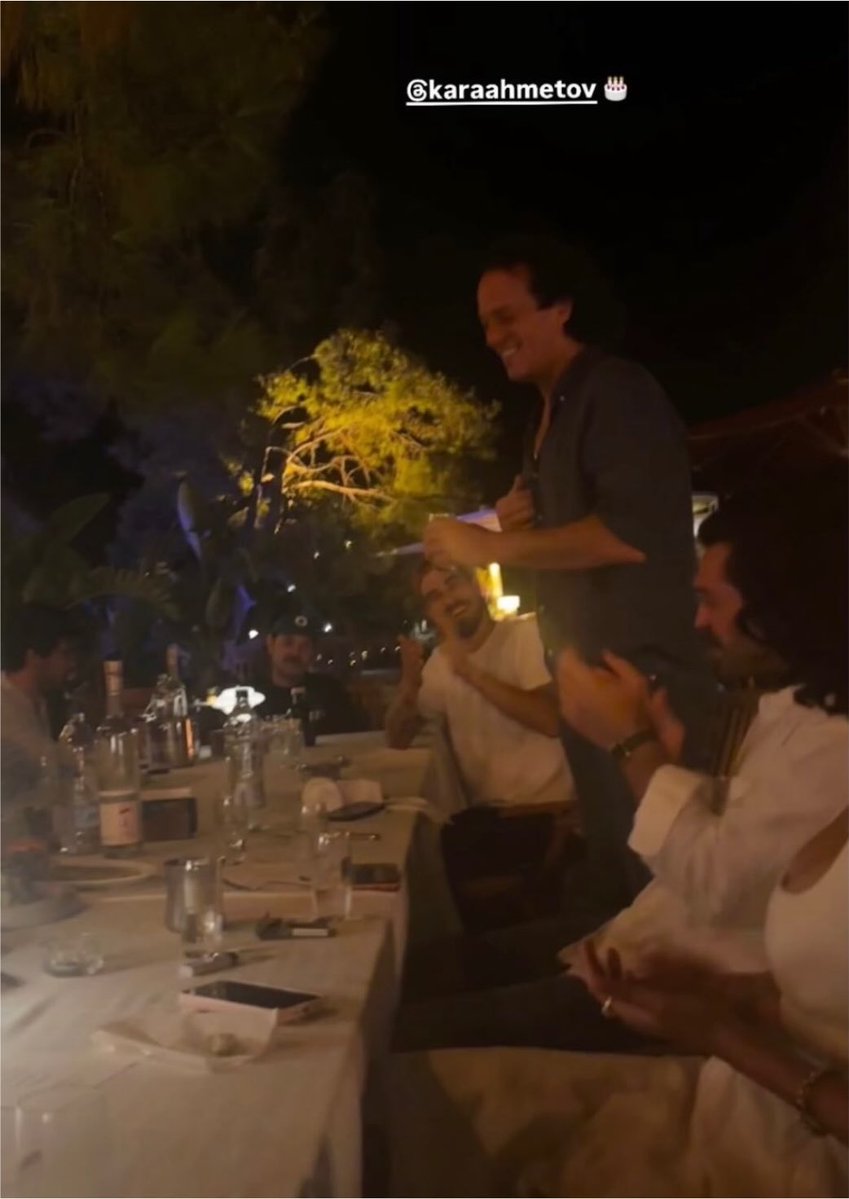 mucizegibisin's tweet photo. tatil bereketiyle geldi diyebilir miyiz peki ? uzun zamandır çok istediğimiz yaz ayfurunun tadını aldık sonunda 😋🤍 ama biz hiç doymayız, hep isteriz onu söylemeliyim..

#AybükePusat #FurkanAndıç #AyFur https://t.co/lCGwjAjC7t