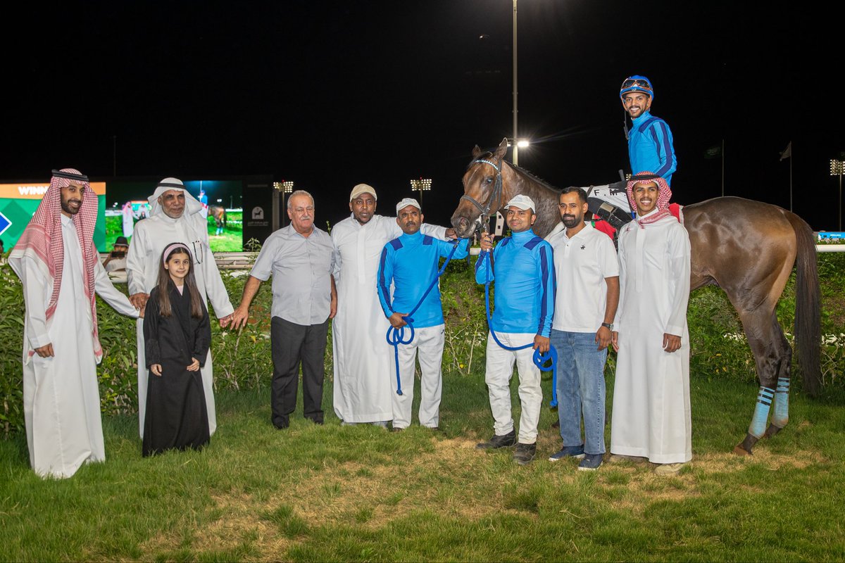 AlsamawyStable's tweet photo. ( نزاح ) يحقق الانتصار بالشوط الـ 7 الحفل (  7  ) بميدان الملك خالد للفروسية 🐎

◻️المالك : الإسطبل السماوي  
◻️المدرب : احمد عبدالواحد 
◻️الخيال : فهد الفريدي
◻️المسافة : 1400م

#الاسطبل_السماوي 
#موسم_سباقات_الطائف https://t.co/G17Yem1L1O