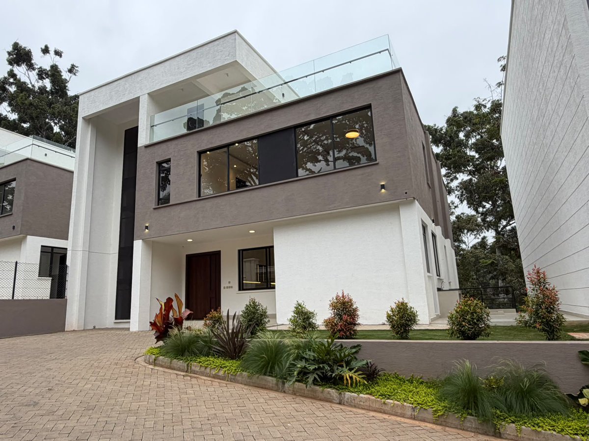 NikasRealty tweet picture