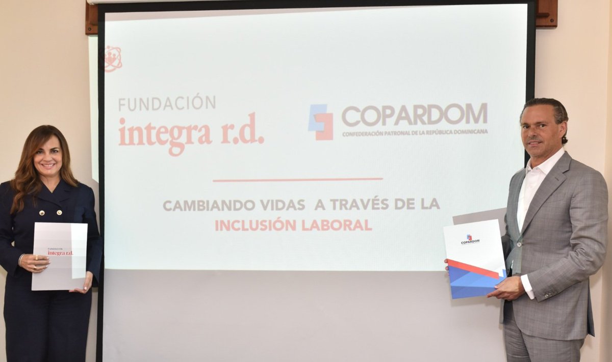 integra_rd's tweet photo. ✨️ Esta semana dimos un paso importante para seguir impulsando la inclusión laboral en la República Dominicana con la firma de un acuerdo de colaboración entre Fundación Integra RD y la Confederación Patronal de la República Dominicana  @Copardom_RD

Este acuerdo representa una oportunidad para acercar aún más al sector empresarial a la construcción de espacios laborales más inclusivos y a la generación de oportunidades para personas que enfrentan mayores barreras de acceso al empleo.

Agradecemos a Laura Peña Izquierdo, presidenta de COPARDOM y a todo el equipo por su compromiso con esta agenda.

Cuando sumamos capacidades y compromiso, abrimos nuevos caminos hacia una sociedad más inclusiva. 🤝

#FundaciónIntegraRD #COPARDOM
 #InclusiónLaboral