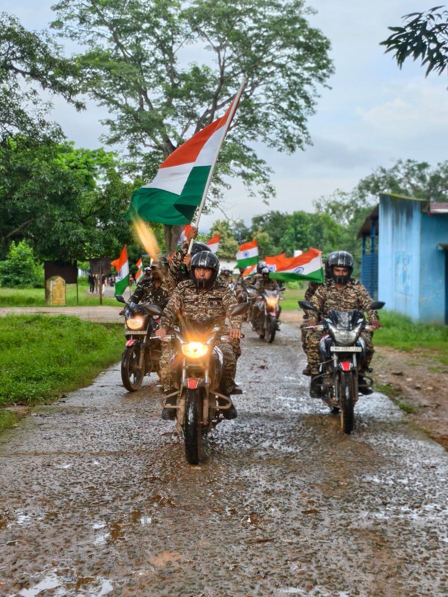 193_crpf's tweet photo. Companies of #193_Bn deployed in Naxal affected areas of Kolhan and Saranda Jungles also conducted Tiranga Yatra in AOR. Locals of every age group welcomed and participated in the move." https://t.co/0WSxtVe7Td