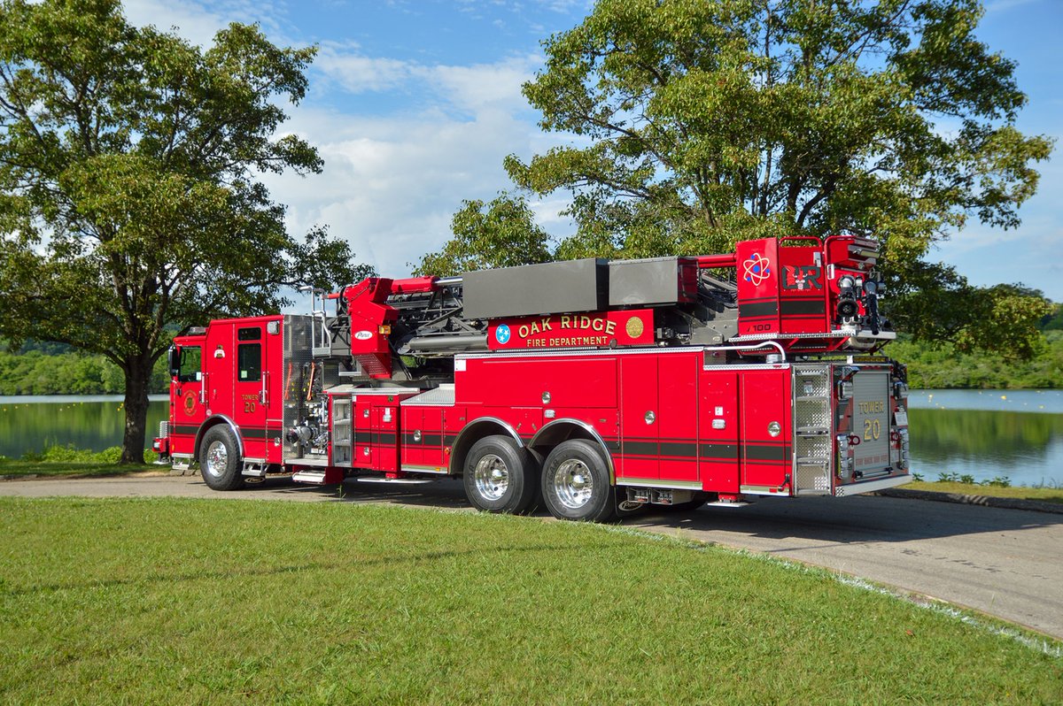 SiddonsMartin's tweet photo. Today we feature Oak Ridge Fire Department's Pierce Enforcer Mid-Mount Aerial Tower. Thank you to the department for your trust!
Check out the Walk-Around, plus aerial shots:
https://t.co/6mOwjfBAqa
#SiddonsMartinFamily #PierceMfg #FireTruck #MidMount #SiddonsMartinTN https://t.co/CDdn5OsJSK