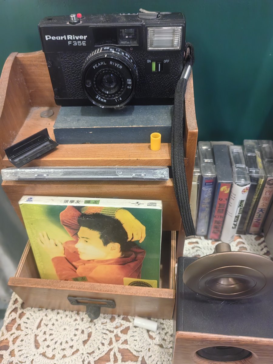 AnthonyDavisGa1's tweet photo. Just did a satisfying old stuff clean-up! Found my vintage cassette player from college and got it working again—time to dig up my old mix tapes. Small win that feels huge. https://t.co/mou5LOoCjl