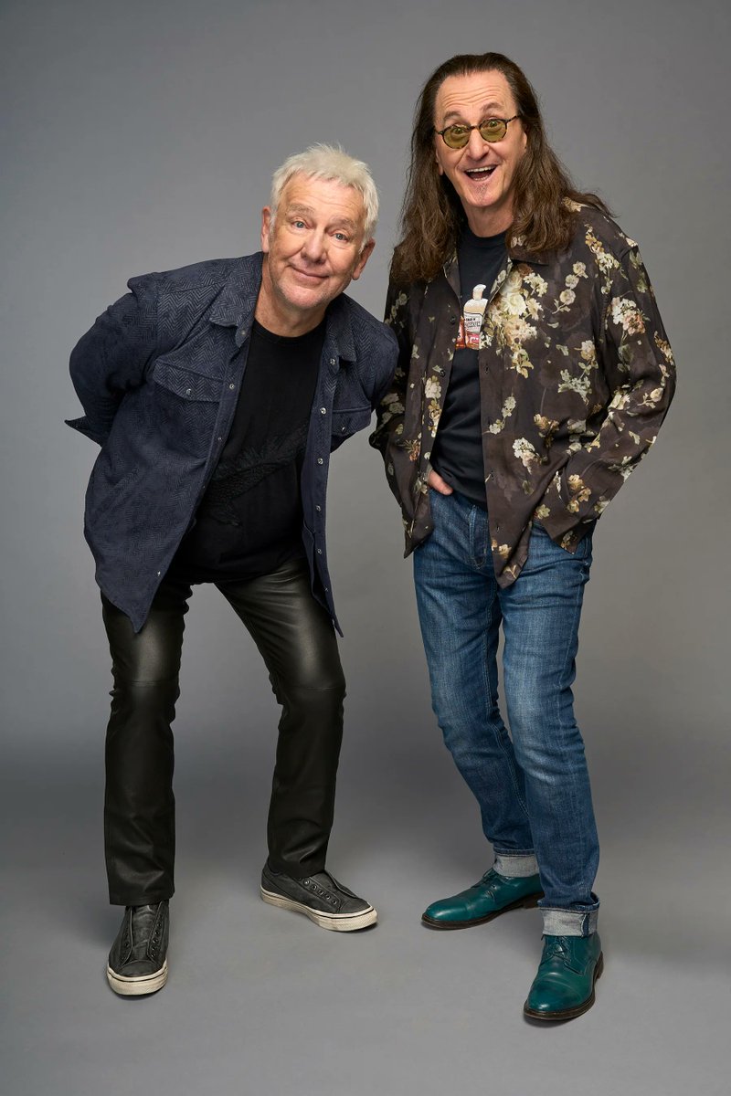 RollingStone's tweet photo. On their long journey towards becoming Rush again, Geddy Lee and Alex Lifeson pushed past death, illness, age, self-doubt, and, for one guy, a weed habit that dated back to 1966.

Read: https://t.co/FXS4imagIC https://t.co/qhFGBI68ze