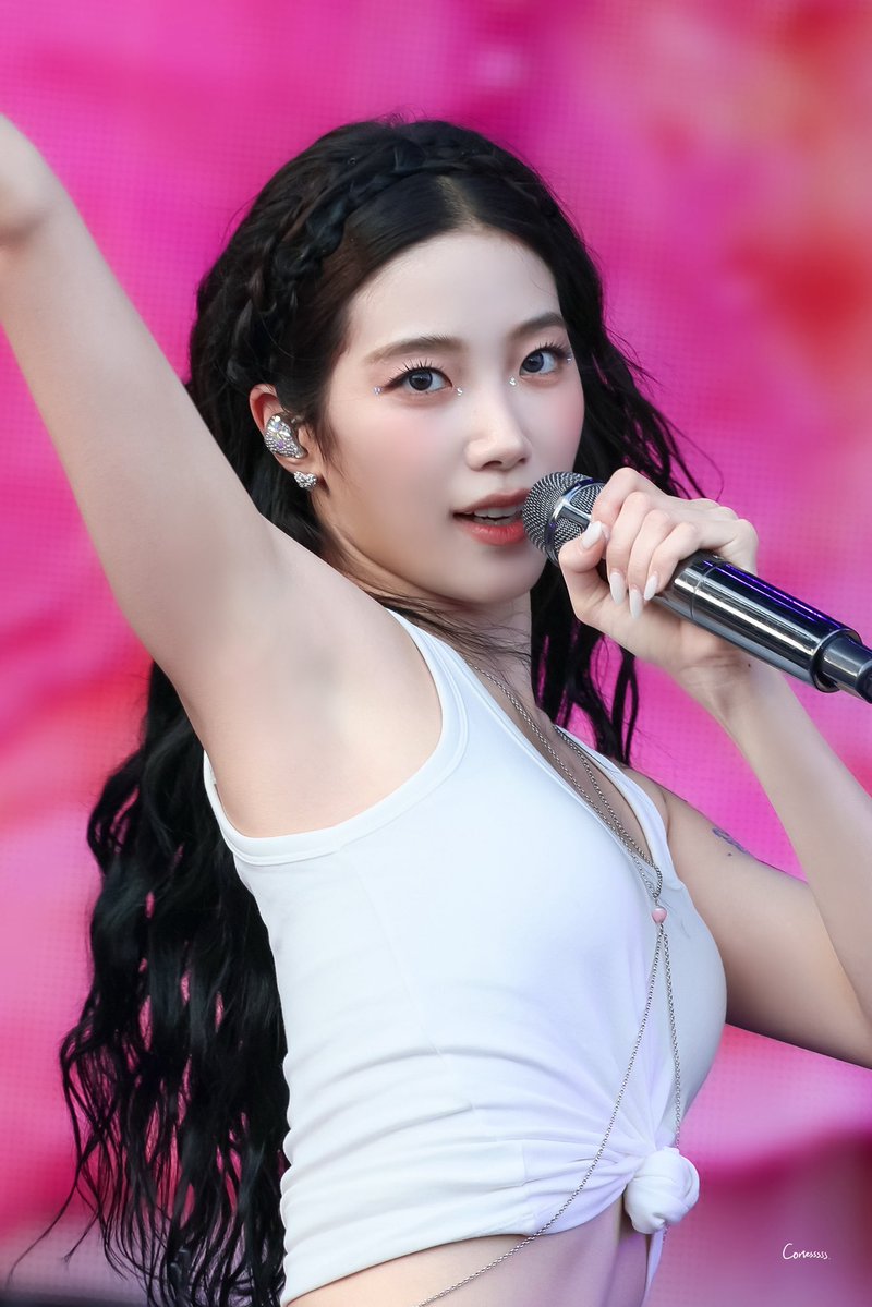 Cortes0809's tweet photo. 260815

#LE_SSERAFIM #르세라핌 
#KAZUHA #카즈하 #カズハ https://t.co/ZGNoSEelfM