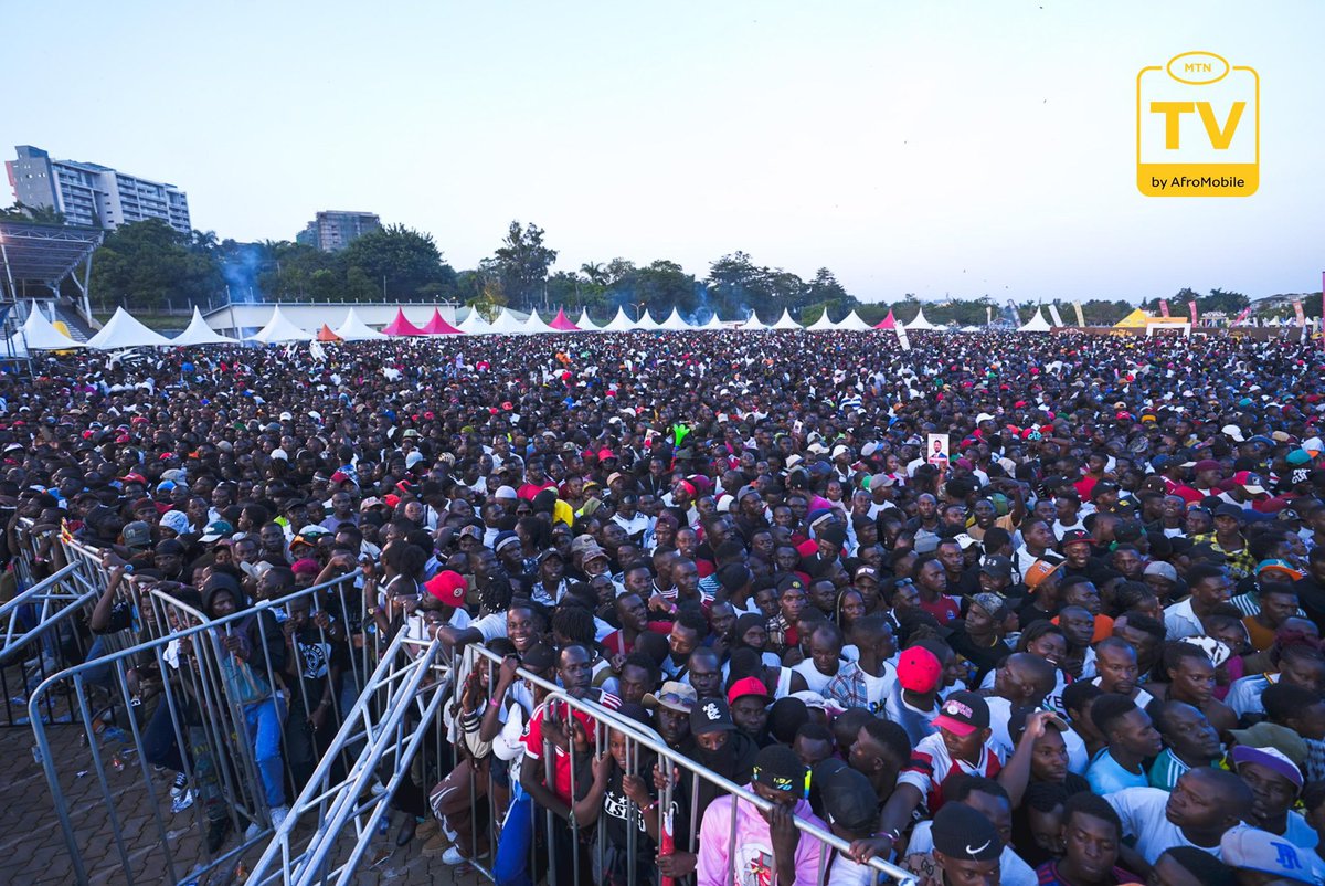 sanyukatv's tweet photo. The turn-up at Kololo is massive!

#TondekaEKololoFestival #MTNTVbyAfroMobile #SanyukaUpdates https://t.co/bgNQZLeBkc