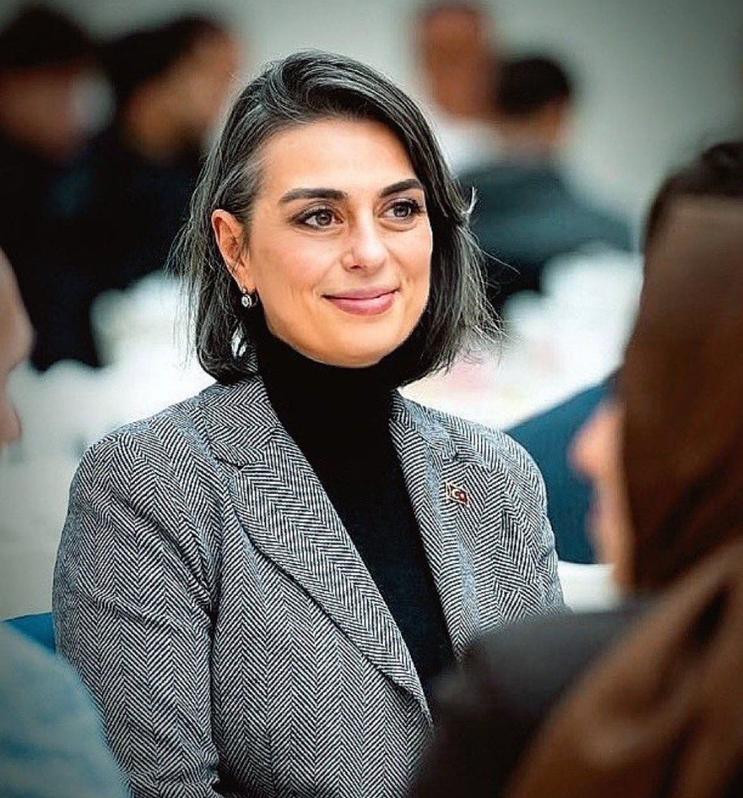 Yalcingg's tweet photo. Deniz Göktaş 42 gündür, 
Sinem Dedetaş 14 gündür kuyu tipi cezaevinde! https://t.co/PGJknIUMs6