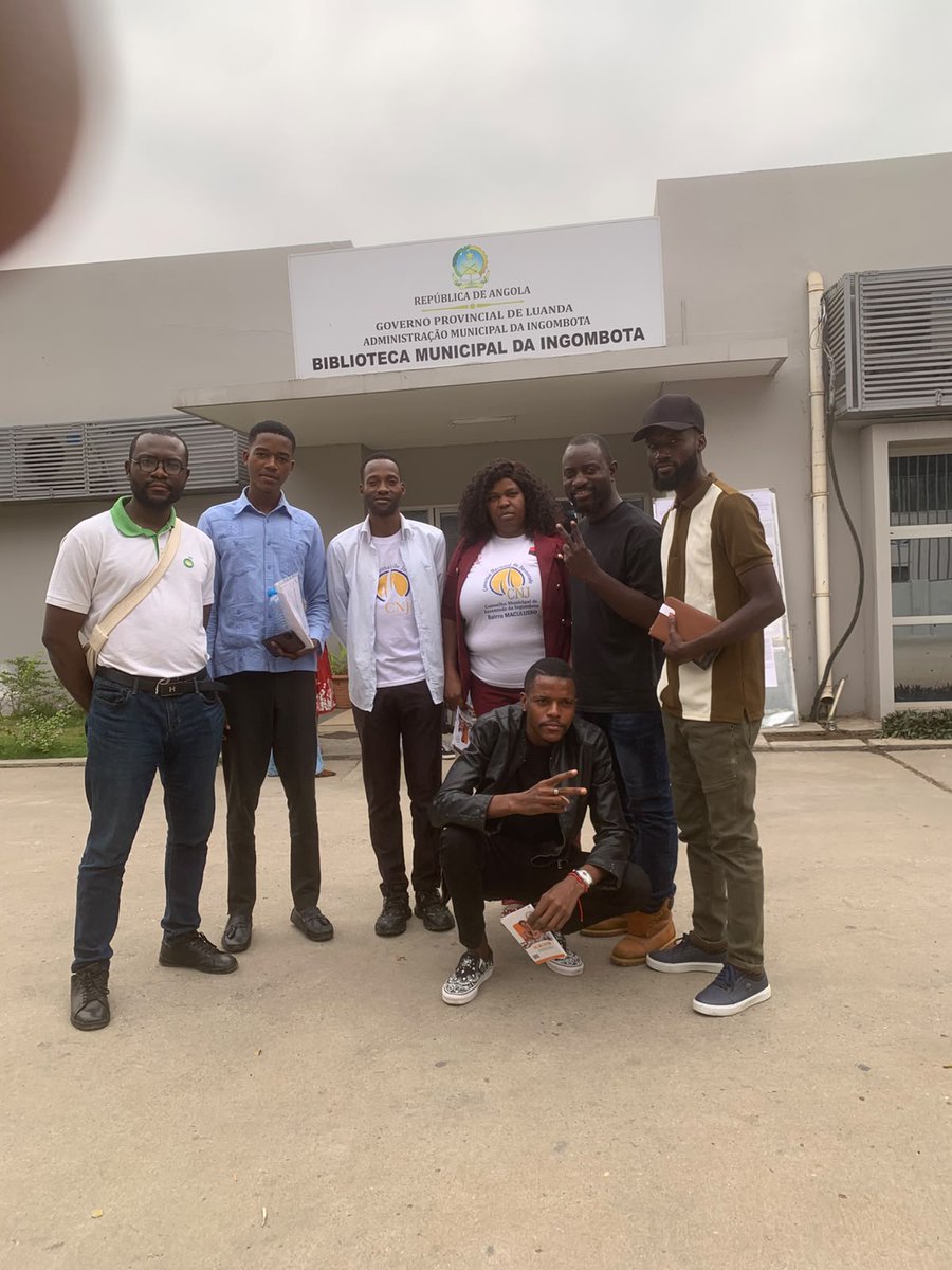 Paulodaniel_0's tweet photo. Mais uma missão de trabalho cumprida. Desta vez juntamente com administração da Ingombota. É tudo por Angola! 🇦🇴
"𝕆 𝕗𝕦𝕥𝕦𝕣𝕠 𝕡𝕖𝕣𝕥𝕖𝕟𝕔𝕖 𝕒𝕠𝕤 𝕢𝕦𝕖 𝕒𝕔𝕣𝕖𝕕𝕚𝕥𝕒𝕞 𝕟𝕒 𝕓𝕖𝕝𝕖𝕫𝕒 𝕕𝕠𝕤 𝕤𝕖𝕦𝕤 𝕤𝕠𝕟𝕙𝕠𝕤."
#cnjluanda #marketingdigital #politica #cnj #mpla https://t.co/sd32rfyhO5