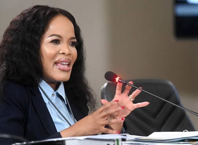 julste111's tweet photo. IDAC planned to frame Gen Masemola's daughter &amp; link her to Matlala. IDAC cooked up charges to arrest Gens Masemola &amp; Khumalo. Puleng Dimpane was secretly working with IDAC. After Masemola was arrested, Dimpane became Acting NatCom. U can't make this shit up. #MadlangaCommission https://t.co/X4zDcEzKm4