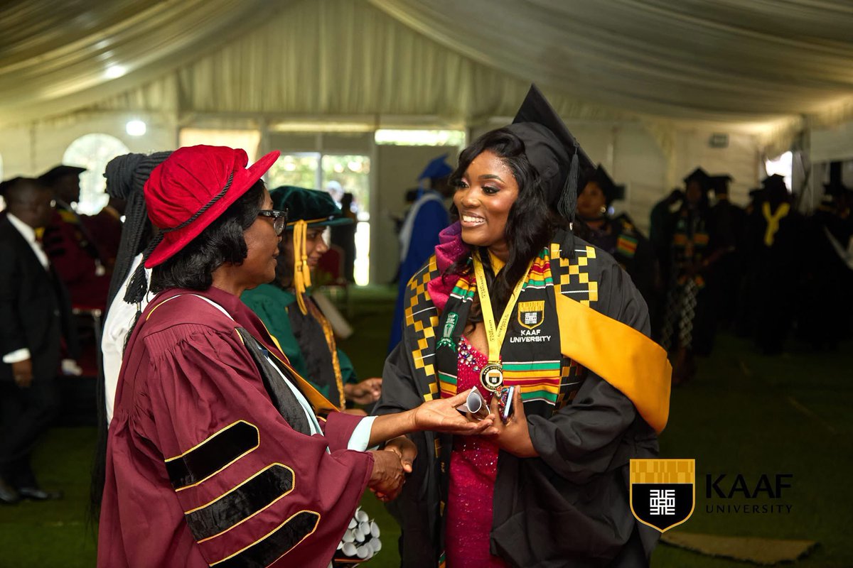 CampusHypeCrew's tweet photo. Here’s a look back at some memorable moments from the 15th KAAF University congregation.💛🖤
#KAAF #CampusHypeCrew🇬🇭 https://t.co/g5RycHMD8f