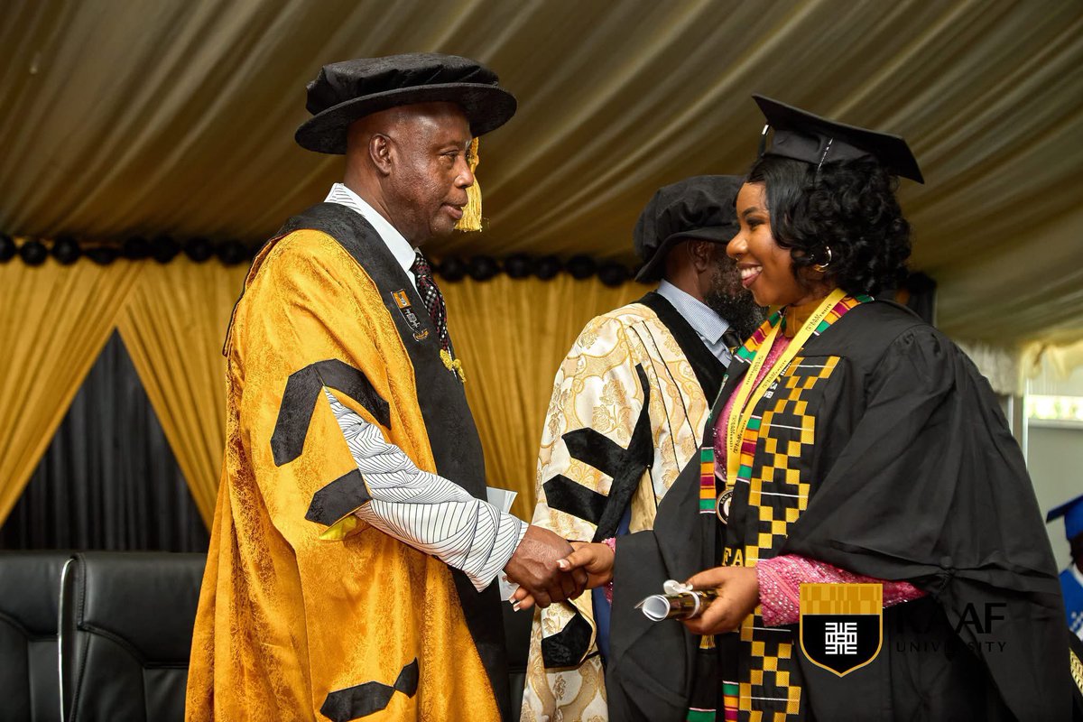 CampusHypeCrew's tweet photo. Here’s a look back at some memorable moments from the 15th KAAF University congregation.💛🖤
#KAAF #CampusHypeCrew🇬🇭 https://t.co/g5RycHMD8f