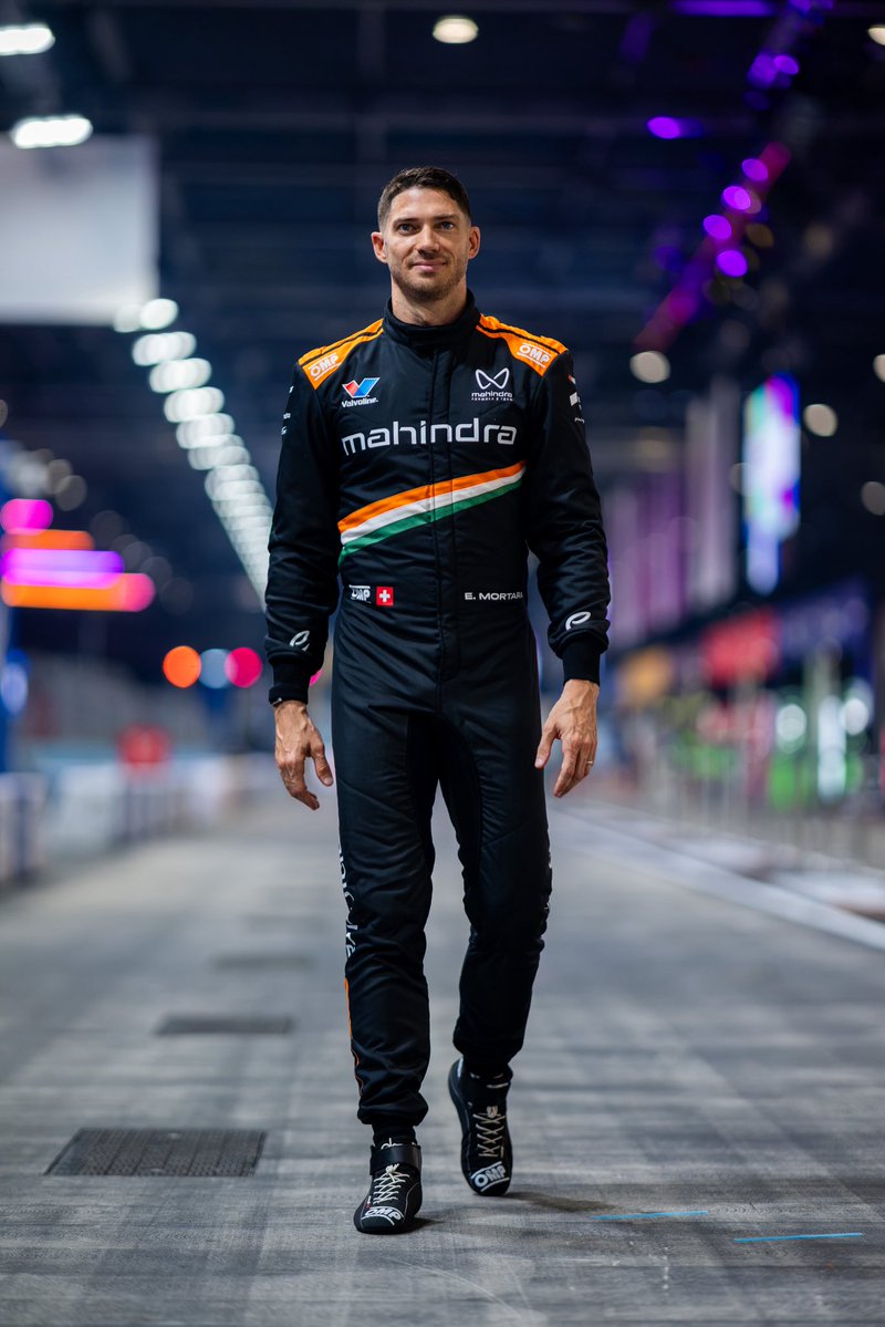 MahindraRacing's tweet photo. A special day deserves a special suit 🇮🇳

For Saturday’s Round 16, we will race in Tiraṅgā themed suits to celebrate #IndianIndependenceDay 

#Mahindra #FormulaE https://t.co/pmHwabDEP3